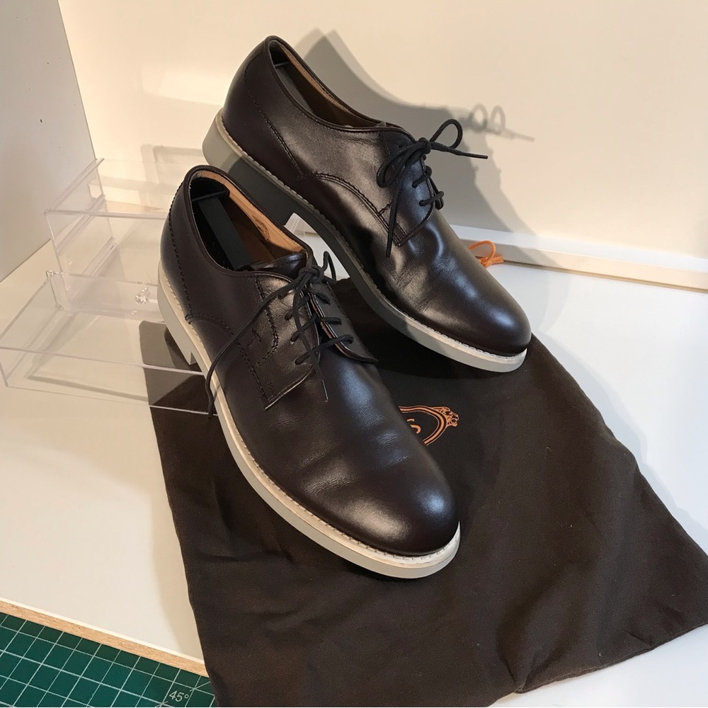 Tod’s Dark Brown Leather Derby’s ( 9.5 US/ 8.5 UK)